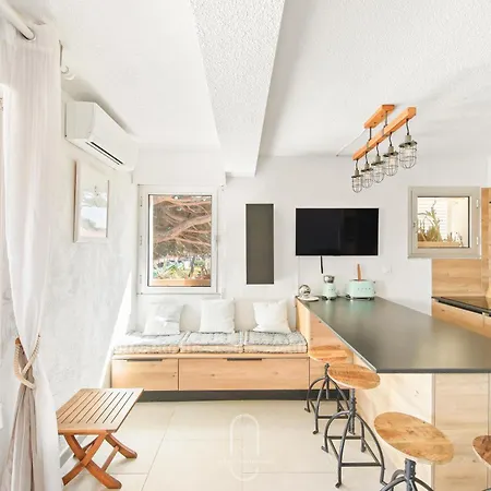 Bona 1 Lit Superposes Parking Wifi Pieds Dans L'eau By Hc 耶尔