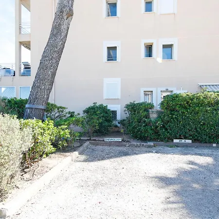 Bona 1 Lit Superposes Parking Wifi Pieds Dans L'eau By Hc * Hyeres